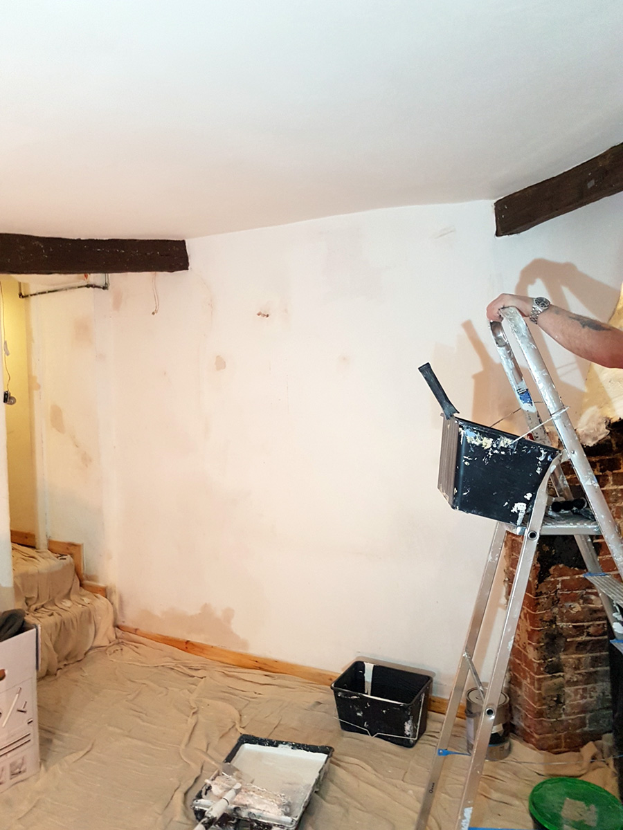 M&M Decorators, painting and decorating for contemporary properties